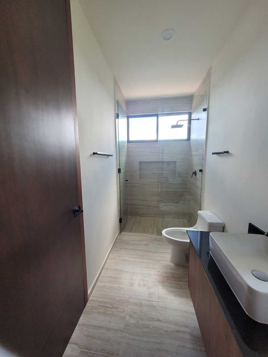 10 de 12: Baño, Segunda Recámara