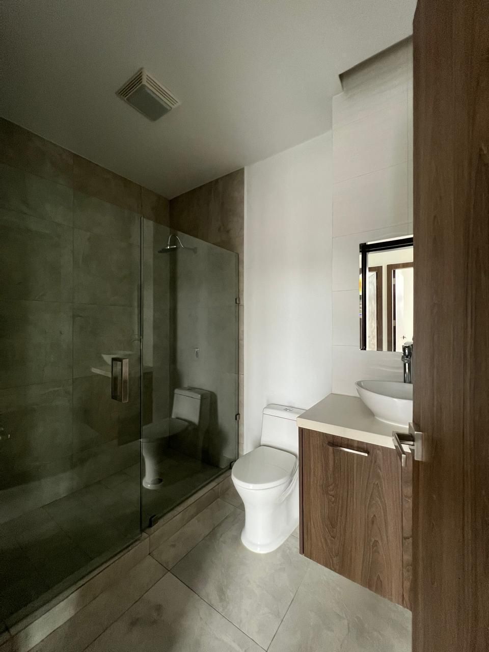 10 de 24: baño visitas