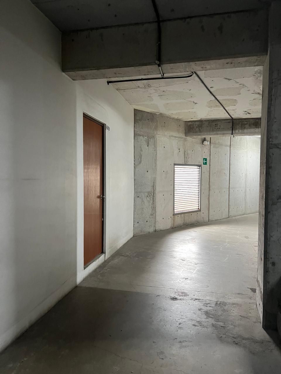 23 de 24: bodega departamento en area estacionamiento