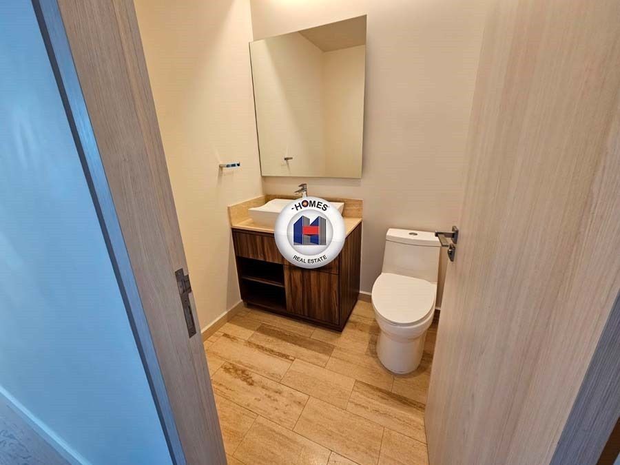 6 of 30: 5.- Baño de visitas.