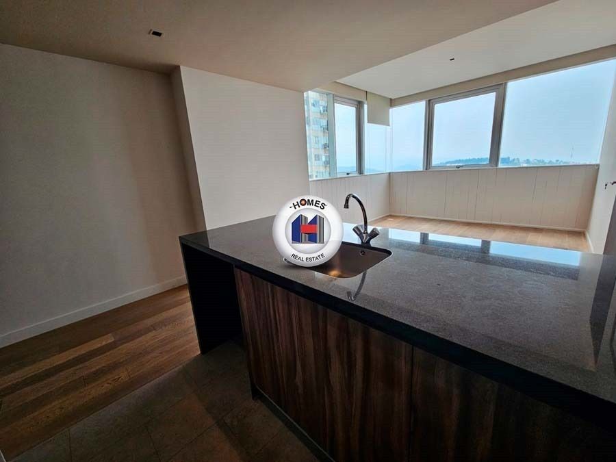 9 of 30: 8.- Cocina y estancia.