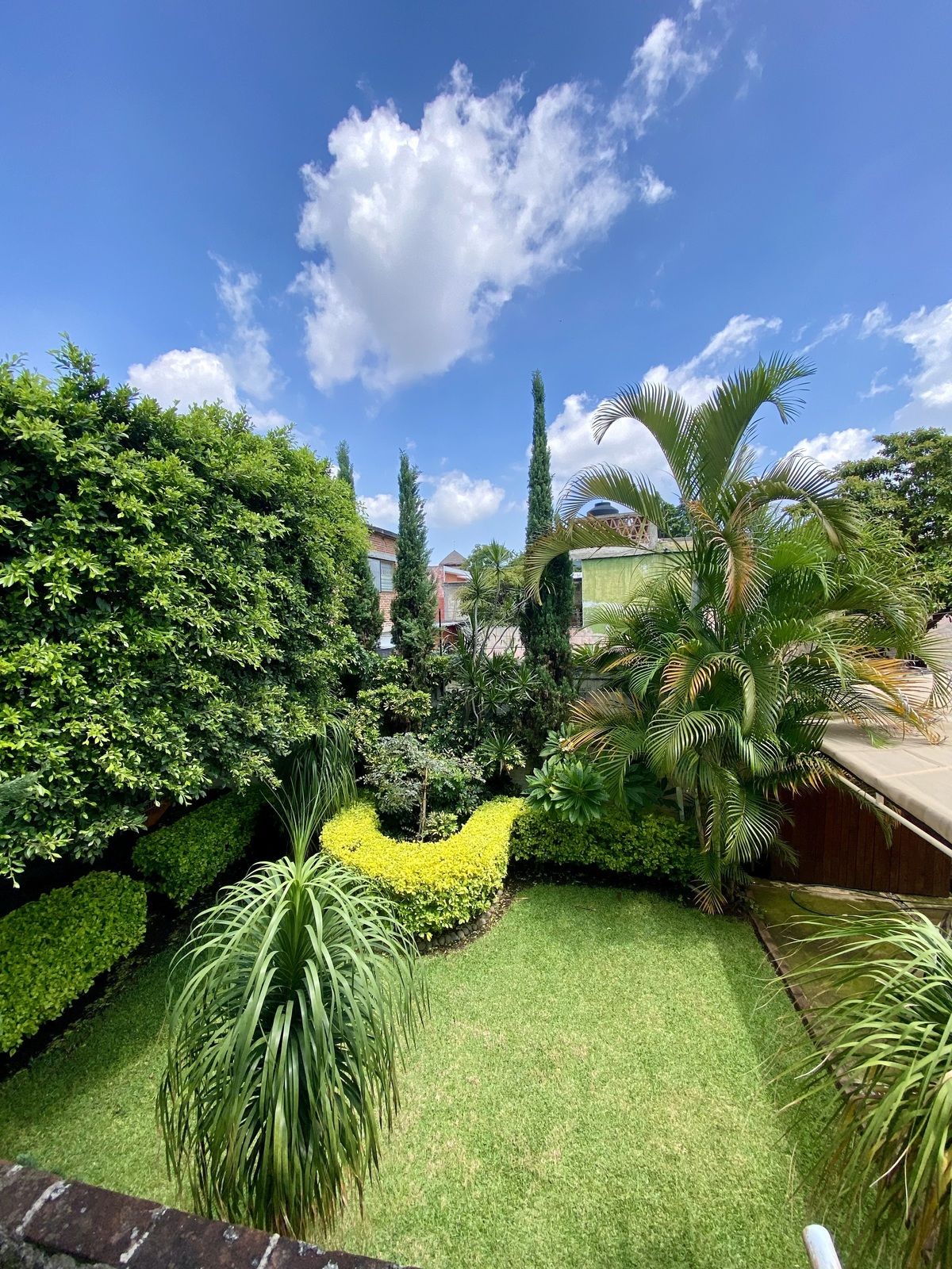 17 de 19: Vista al jardín desde recámaras