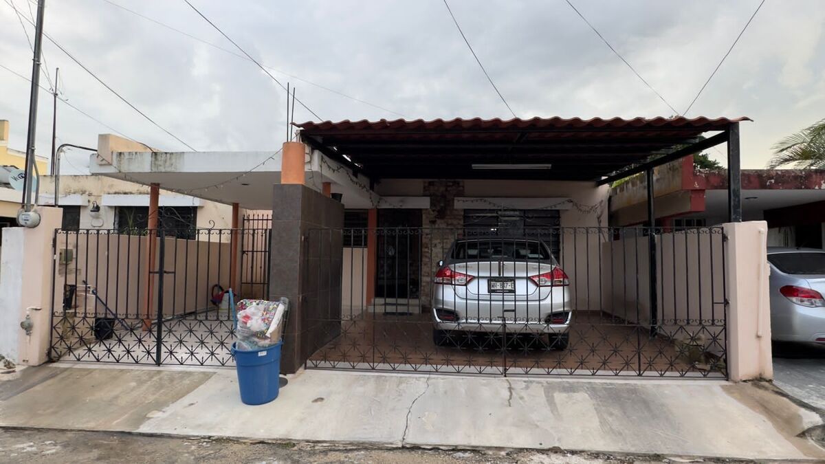 1 de 41: Frente y porch