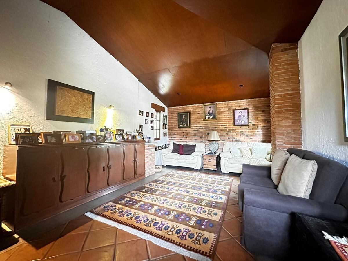 11 of 20: Sala de TV