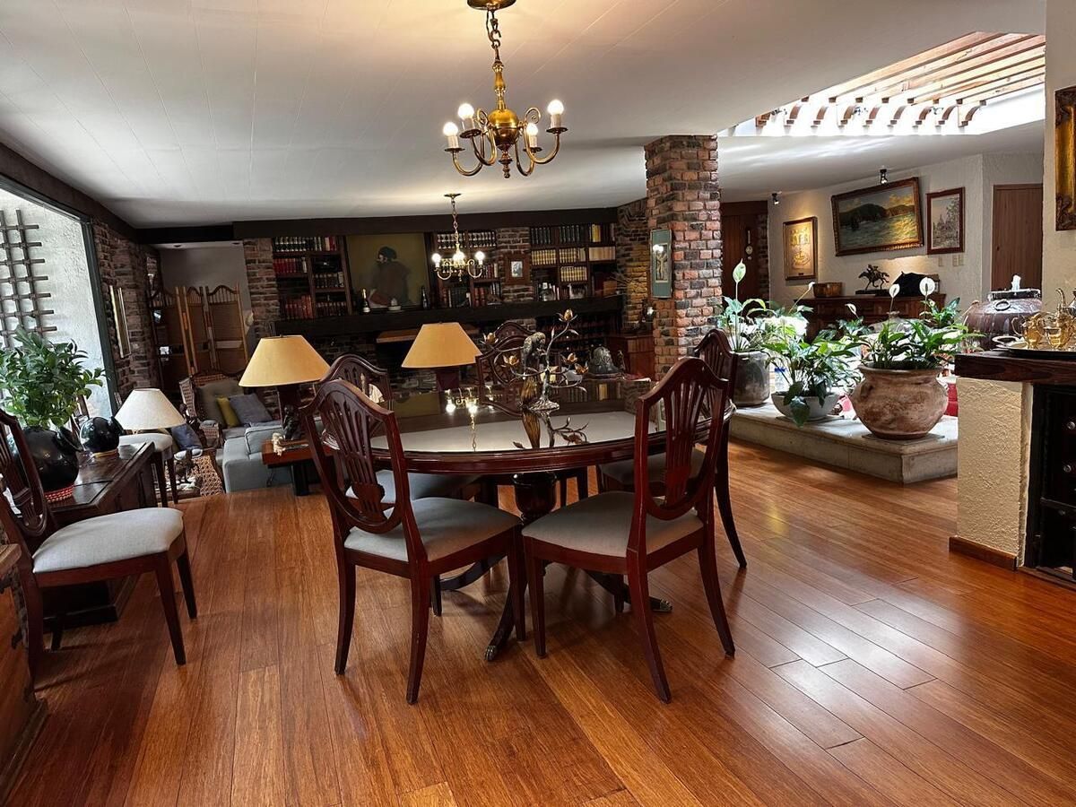 6 of 20: Comedor (tiene espacio para cava lateral)