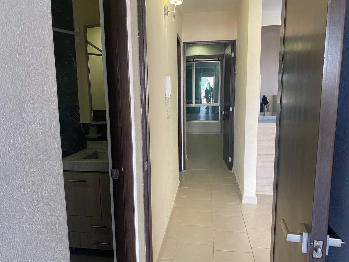 26 of 28: PASILLO RECAMARAS