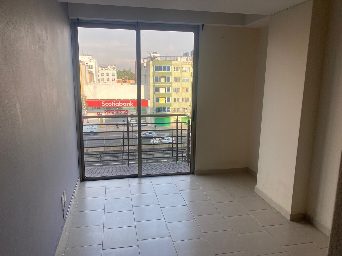 2 of 28: RECAMARA PRINCIPAL