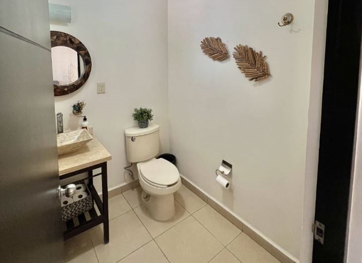 5 de 19: Medio baño Planta Baja