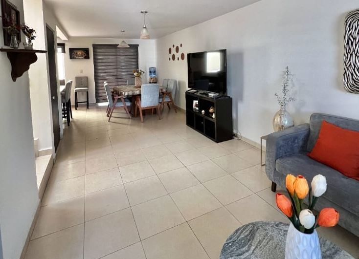 3 de 19: Sala Comedor muy amplia