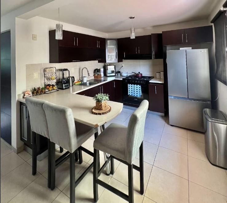4 de 19: Cocina con barra