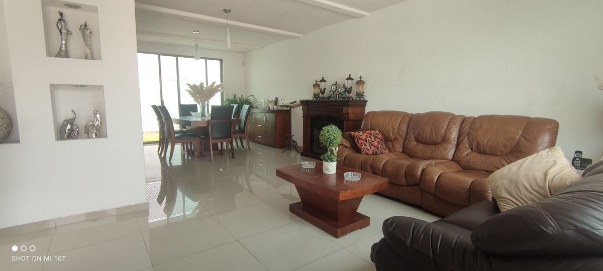 Venta Casa Fracc san jerónimo junto al nuevo HEB Corregidora