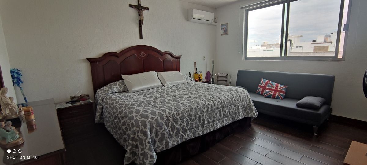 Venta Casa Fracc san jerónimo junto al nuevo HEB Corregidora