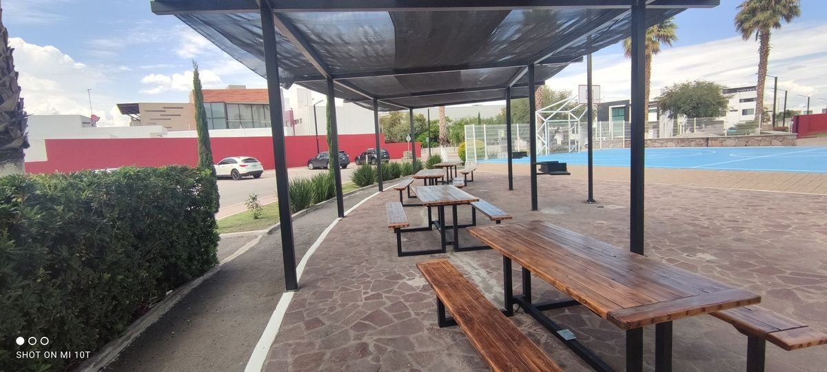 Venta Casa Fracc san jerónimo junto al nuevo HEB Corregidora