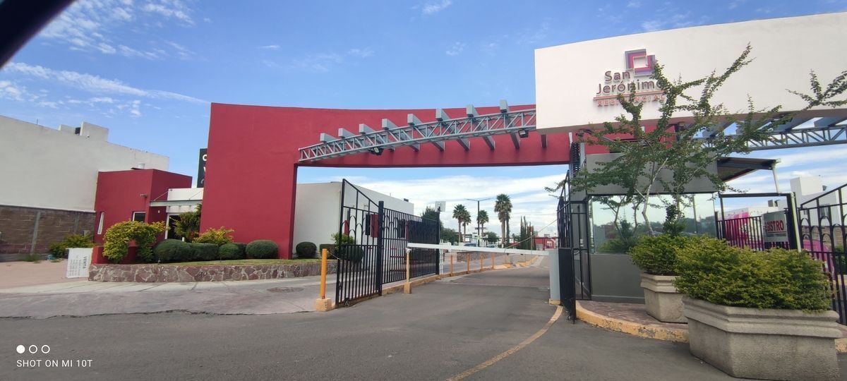 Venta Casa Fracc san jerónimo junto al nuevo HEB Corregidora