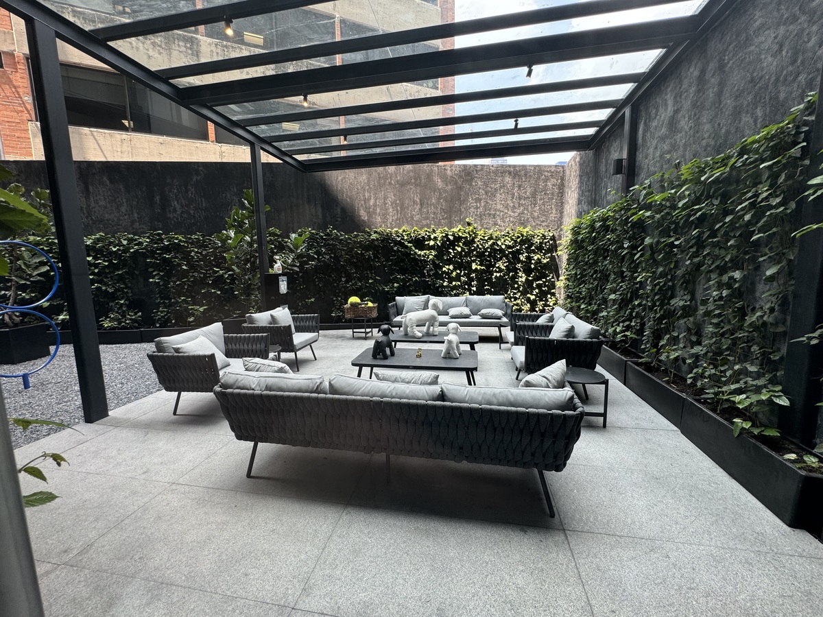 15 of 34: Terraza para mascotas