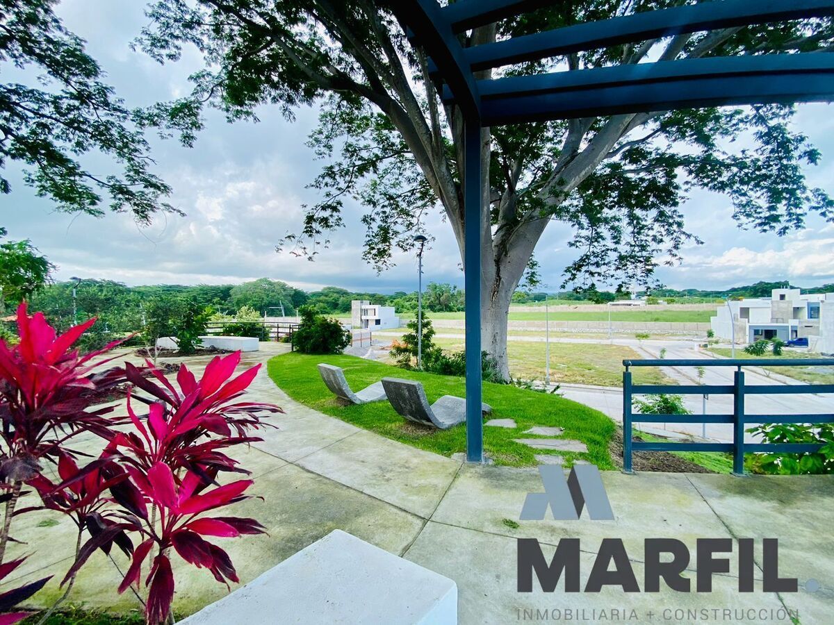 22 de 27: Mirador y gimnasio al aire libre.