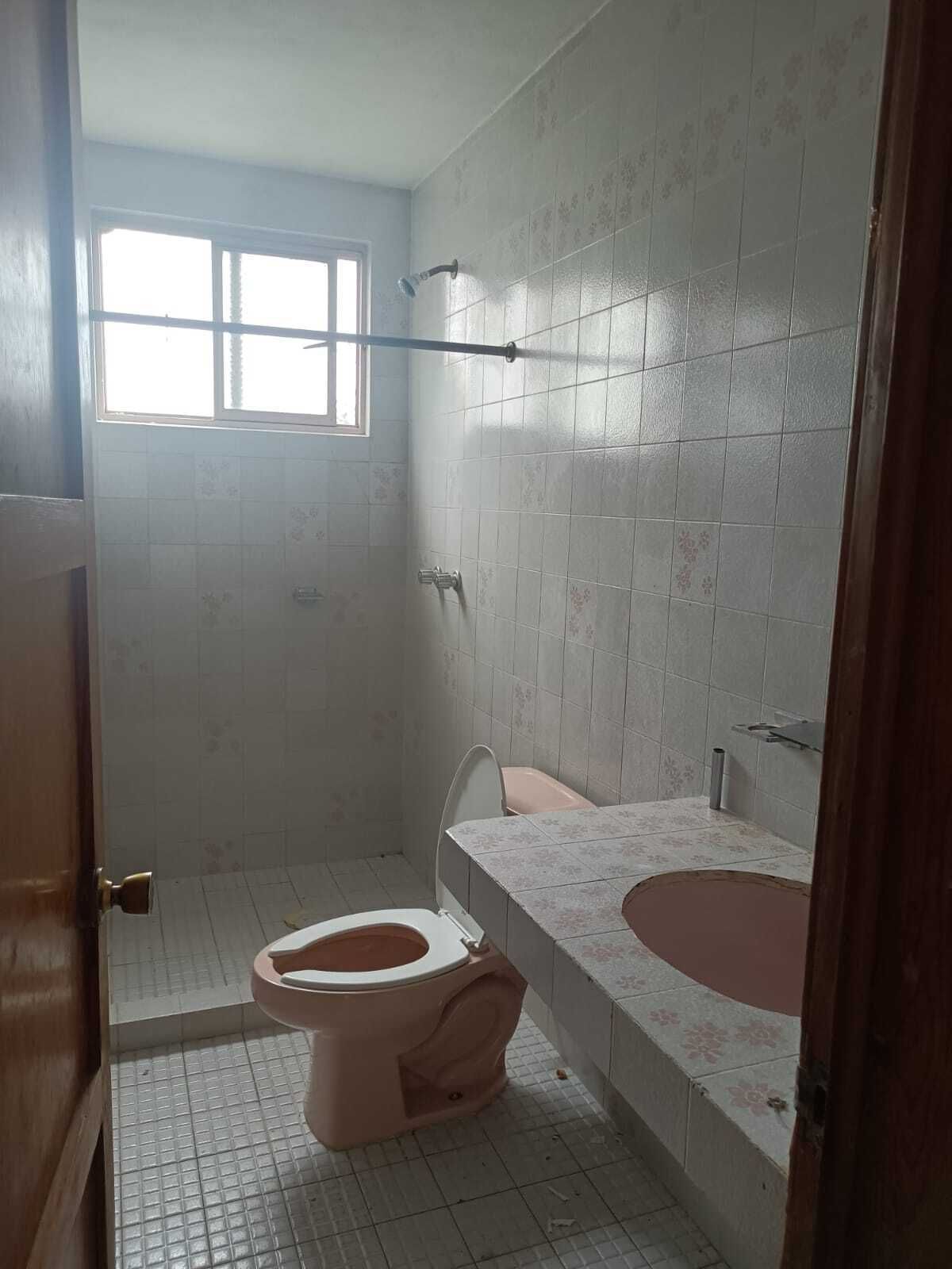Baño completo planta alta