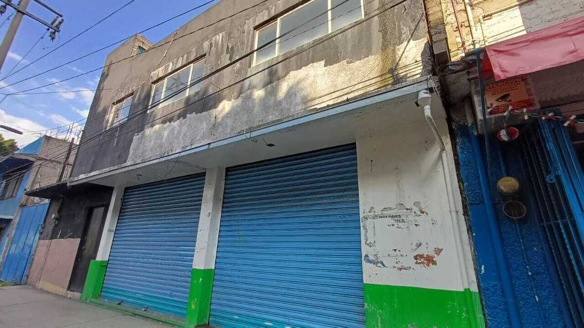8 de 8: Fachada locales comerciales