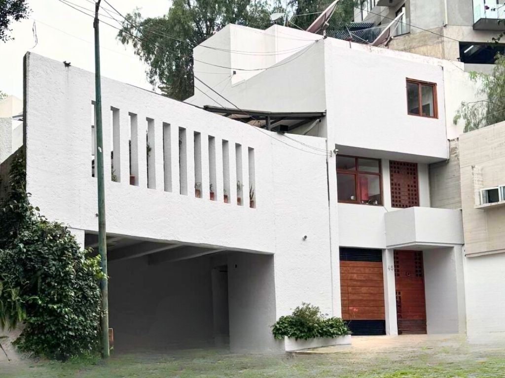 1 de 28: Fachada