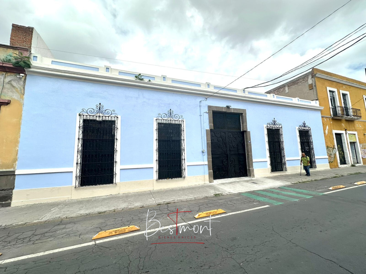 1 de 21: Fachada