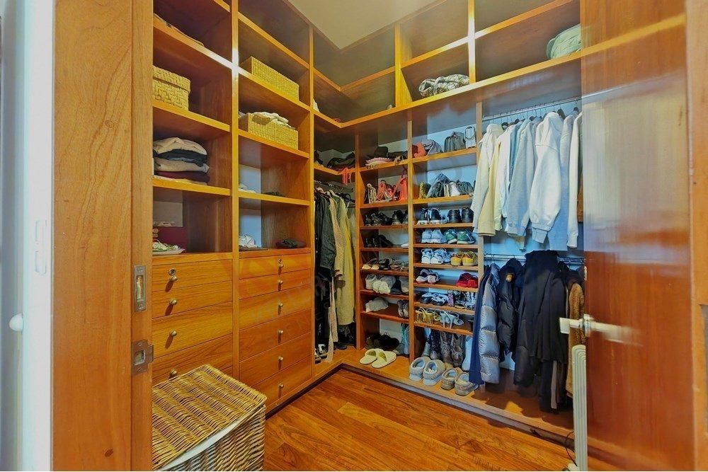 22 de 45: Vestidor