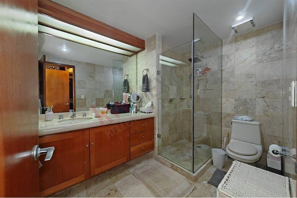 26 de 45: Baño 2
