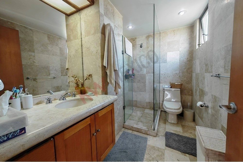 27 de 45: Baño 2