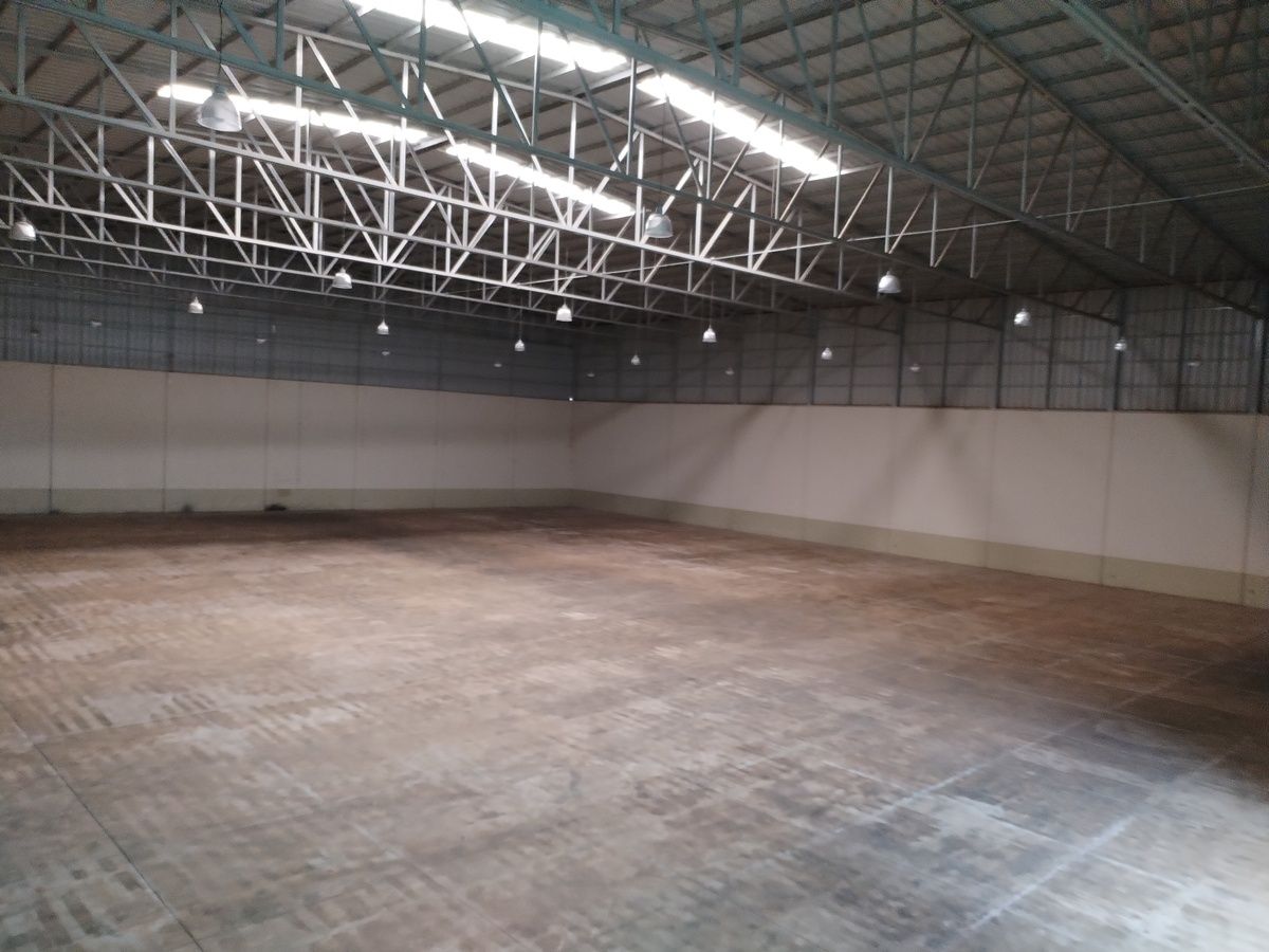 13 de 34: espacio libre de bodega