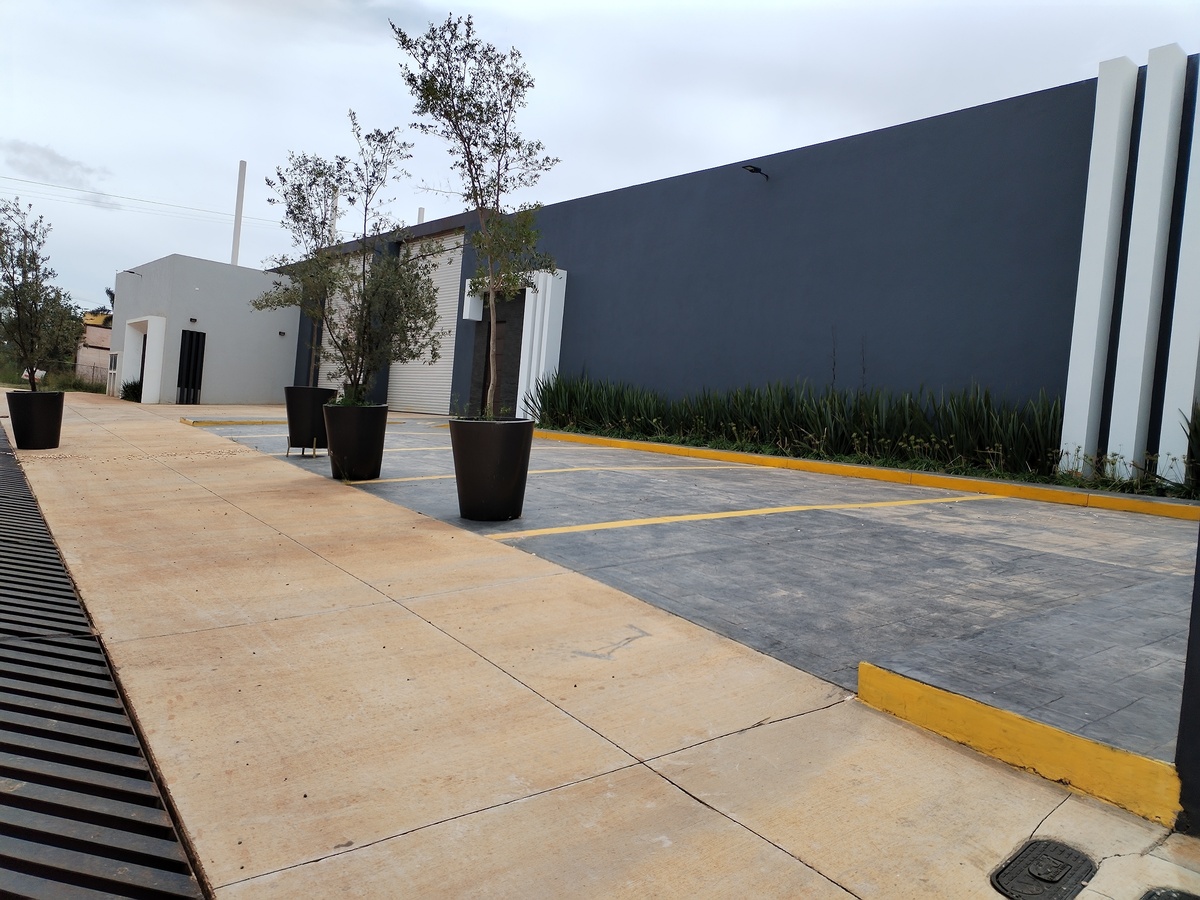 24 of 34: cajones de estacionamiento