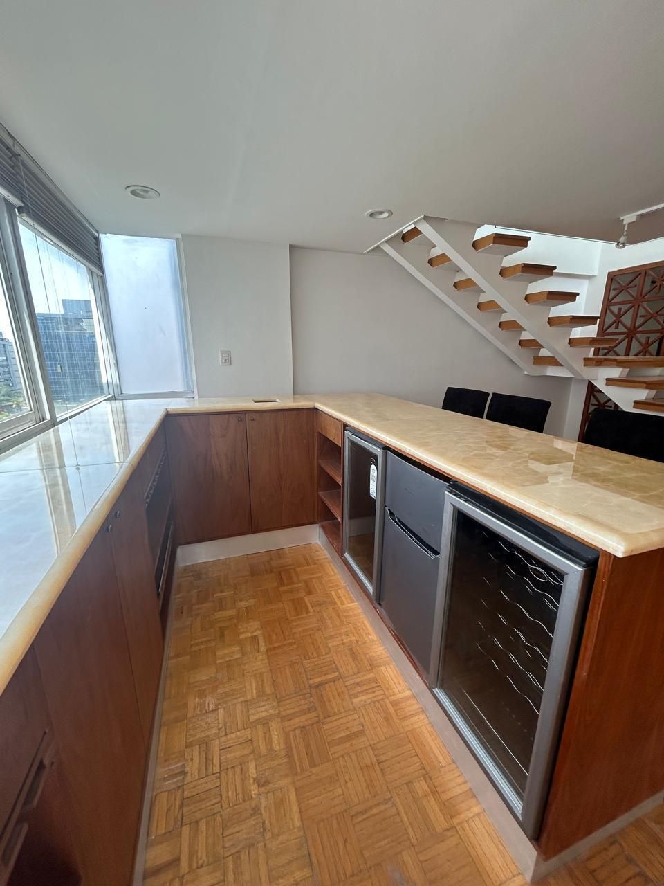 5 de 32: bar equipado