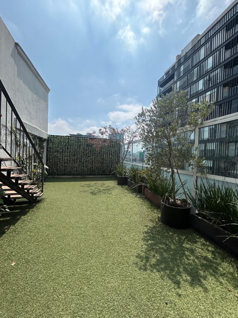 29 de 32: terraza en segunda planta