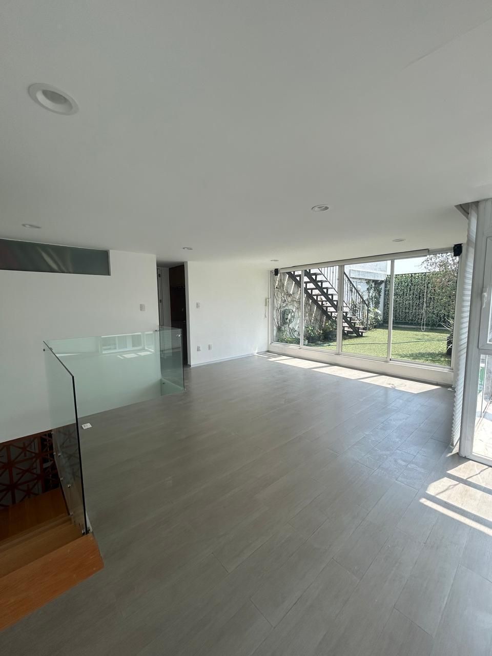 25 de 32: sala de juegos 2da planta