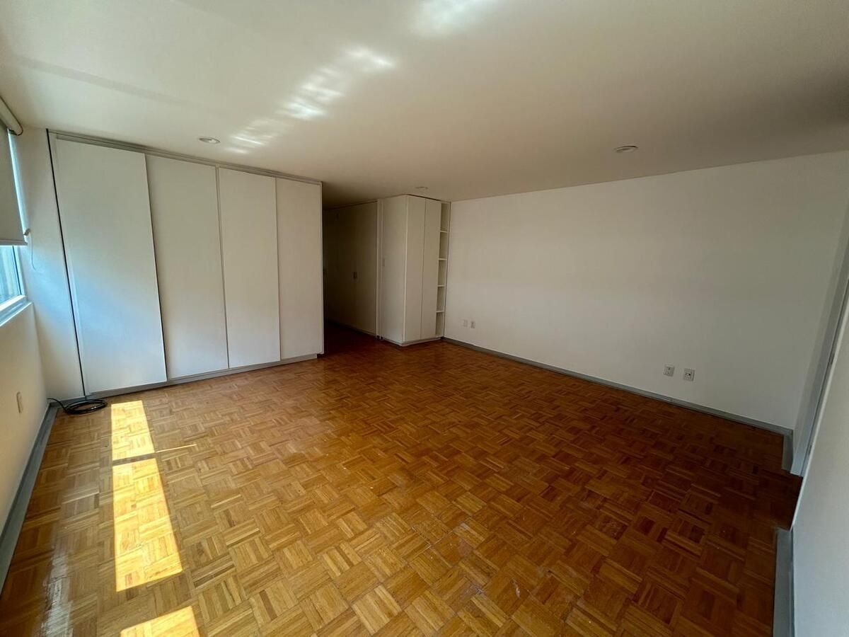 17 de 32: recámara principal con closet