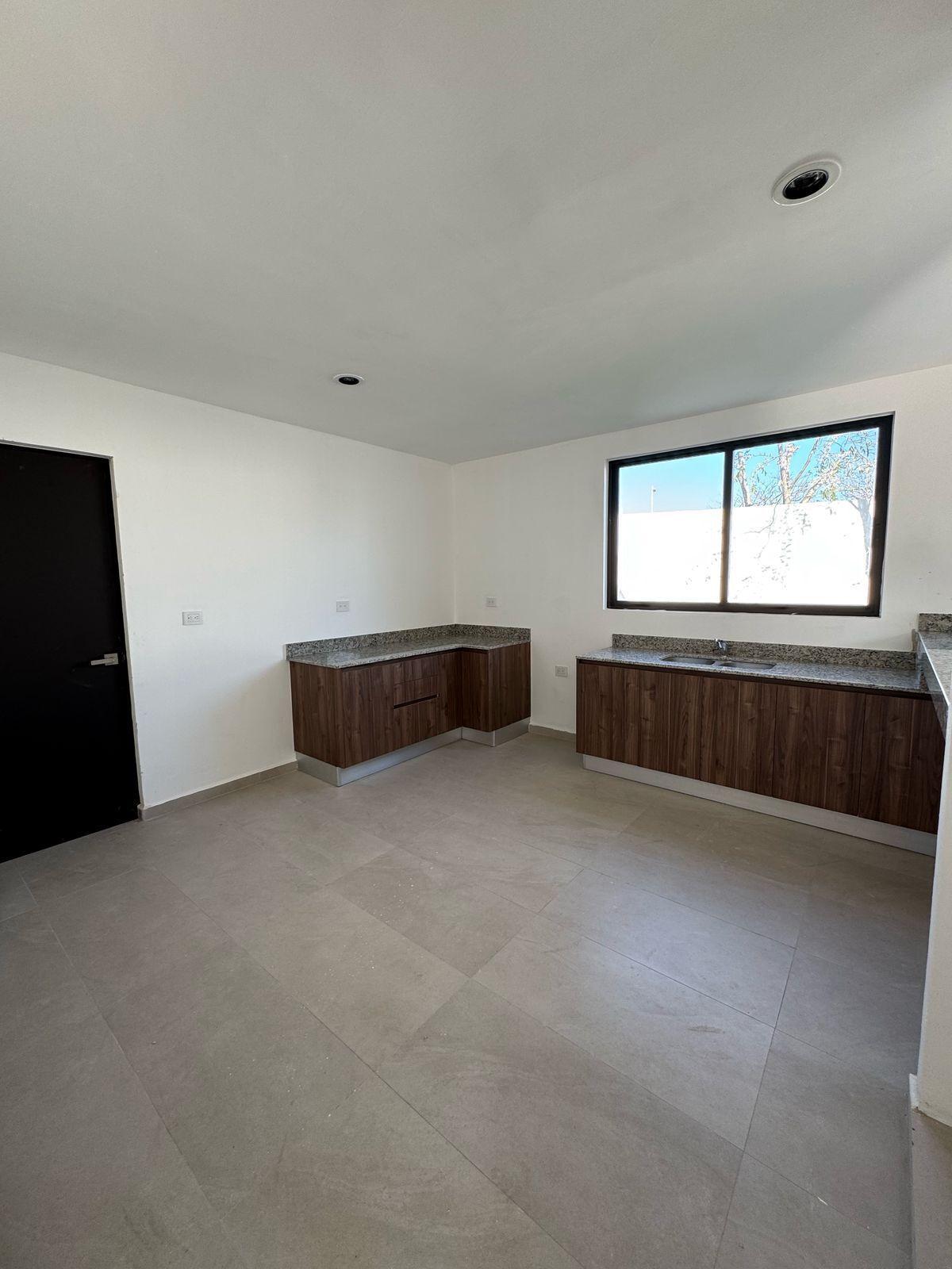 CASA EN VENTA EN PRIVADA CAUCEL