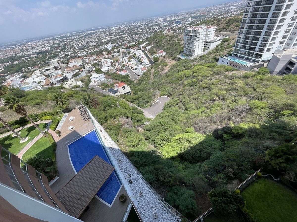 21 de 26: Vistas desde el balcón a la alberca