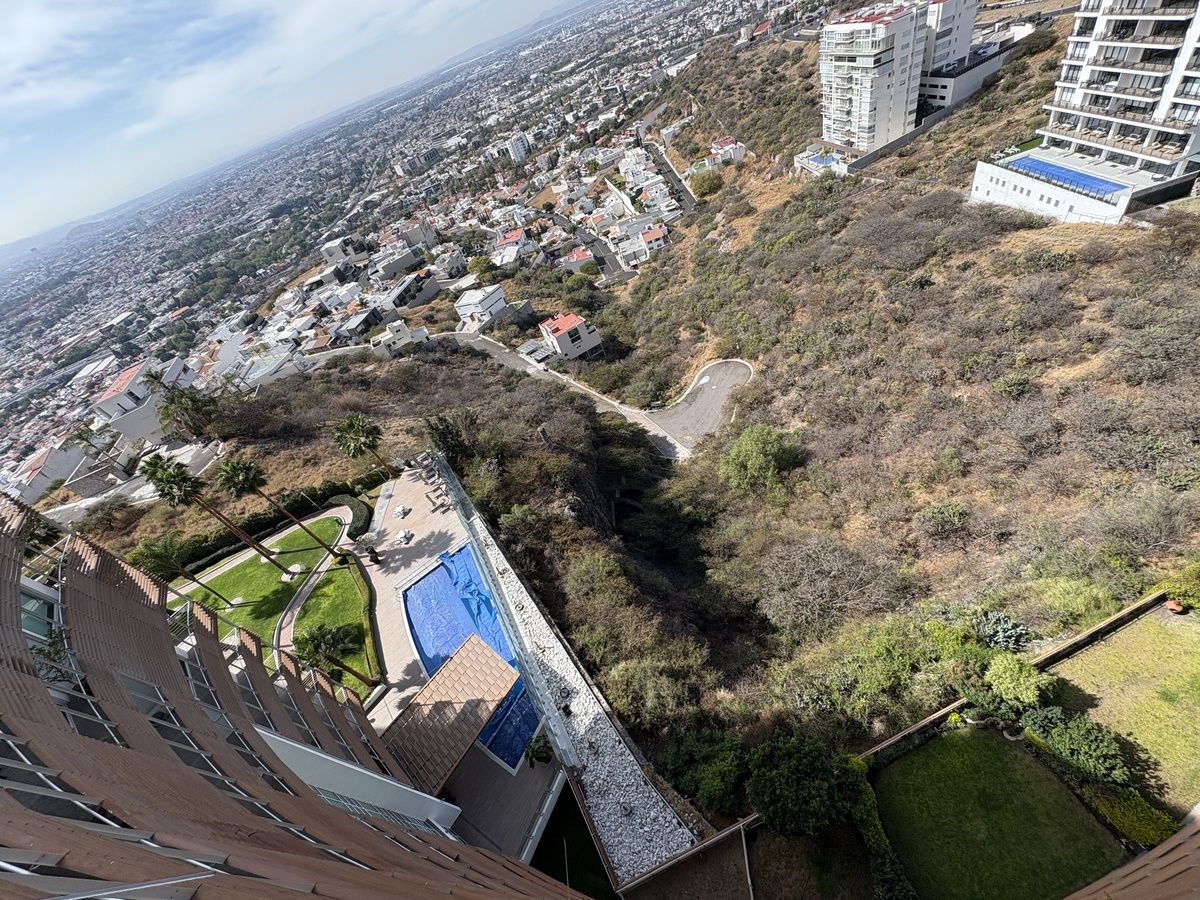 20 de 26: Vistas desde el balcón a la alberca