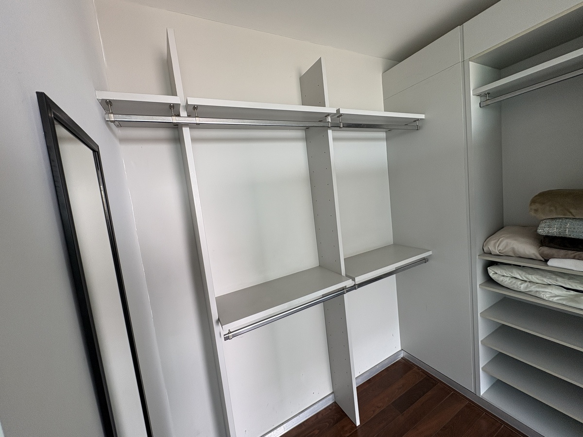 14 de 26: Interior del vestidor