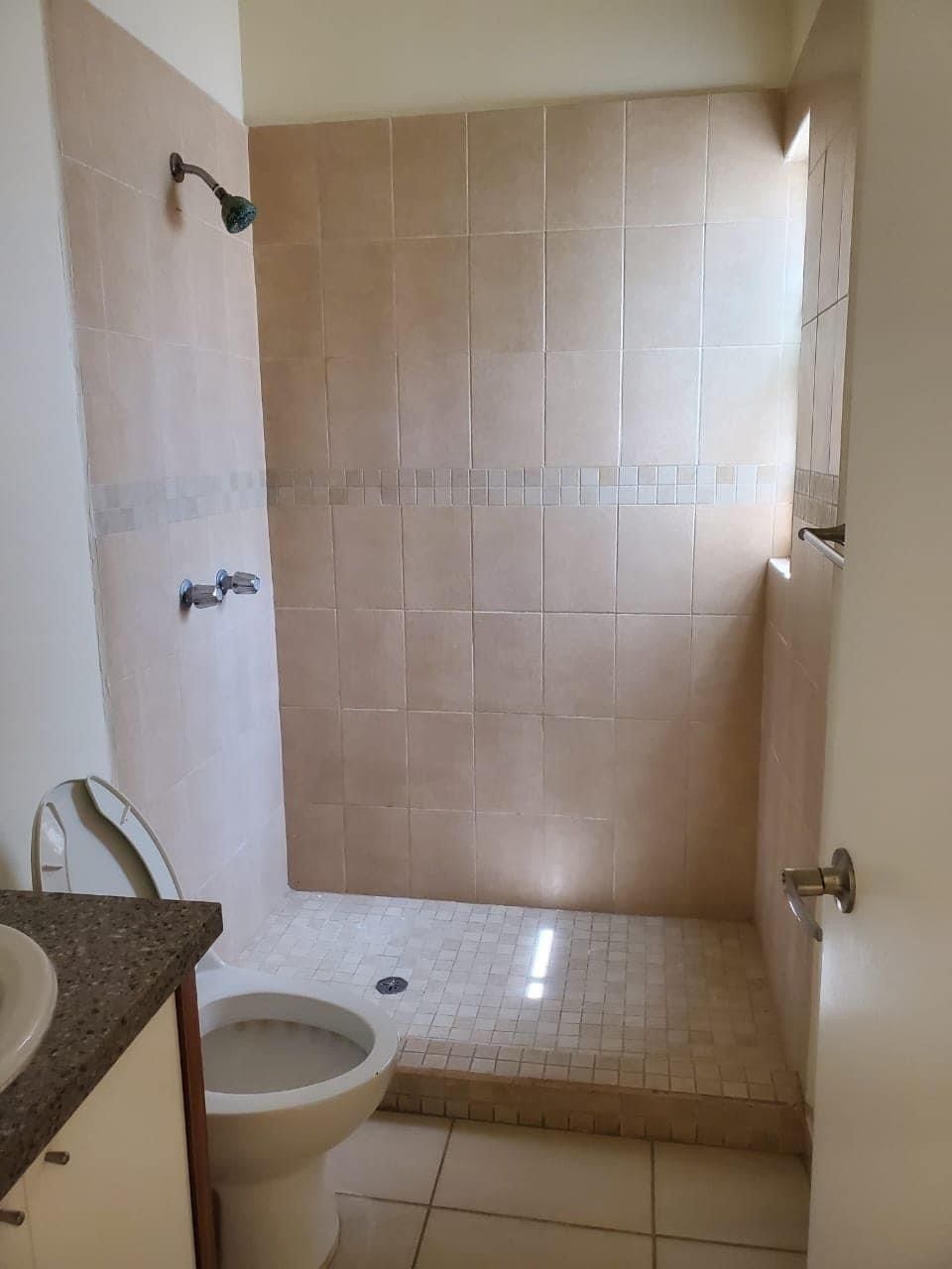 6 of 14: Baño completo