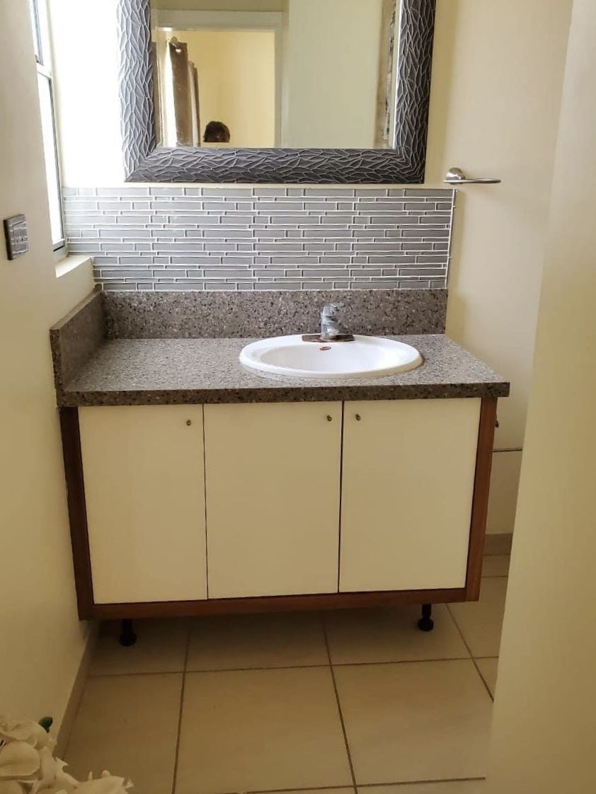 8 of 14: Baño completo