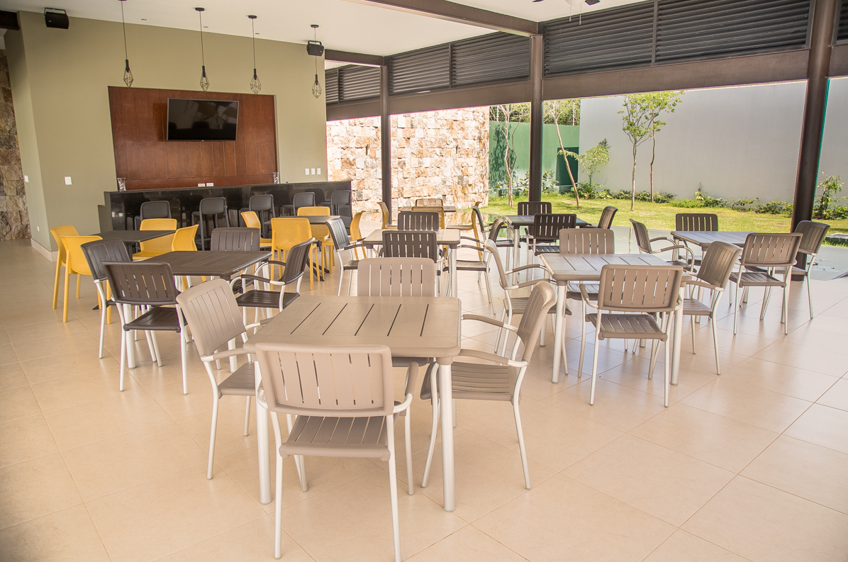 8 de 21: Terraza Social