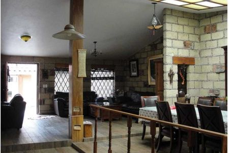 It's not a foreclosure, it's a real buying opportunity! Everything is in order.