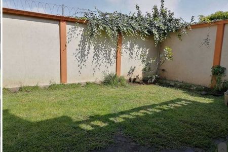 It's not a foreclosure, it's a real buying opportunity! Everything is in order.