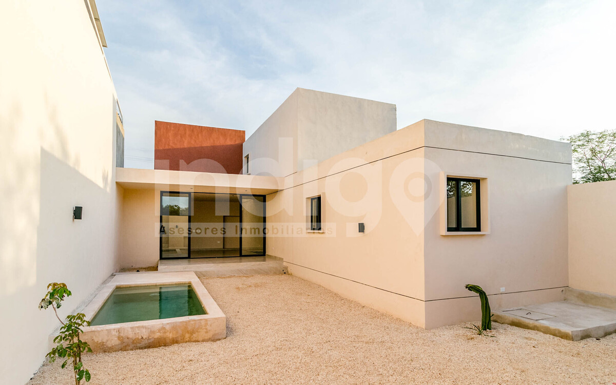 30 de 33: Fachada Trasera