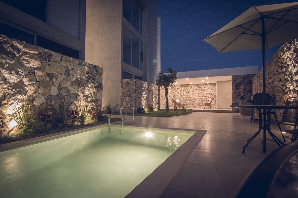 Departamento en Venta de 2 Recámaras en Temozón Norte con Jardín