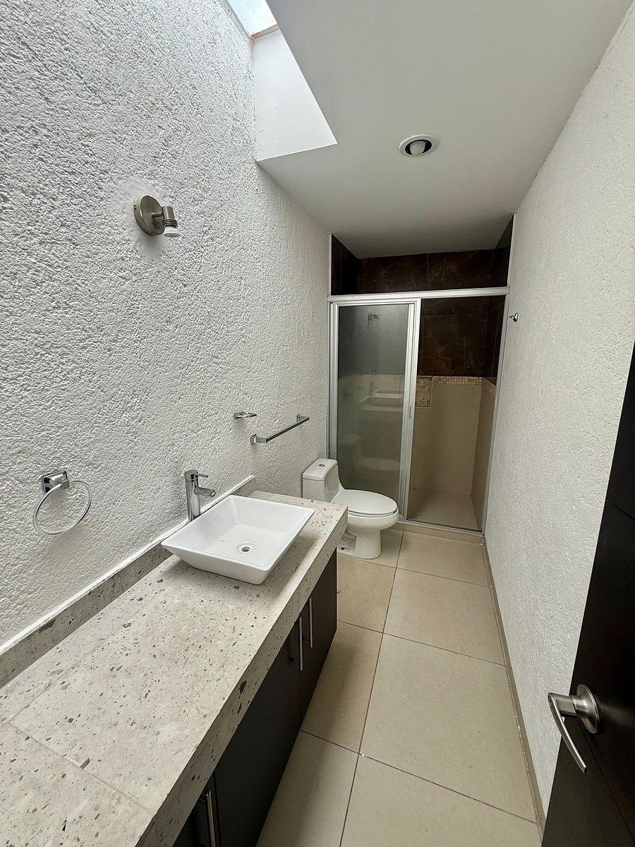 House in Grand Juriquilla, Querétaro, photo 9 of 28