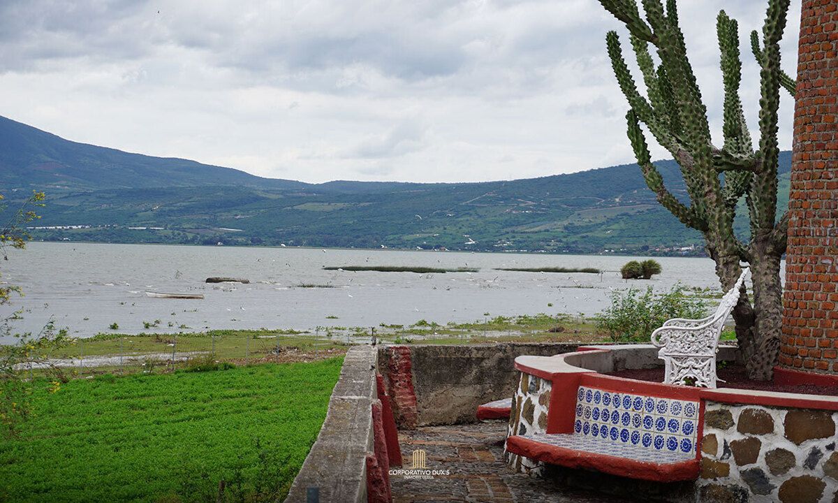 vista a lago fraccionamiento roca azul en jocotepec