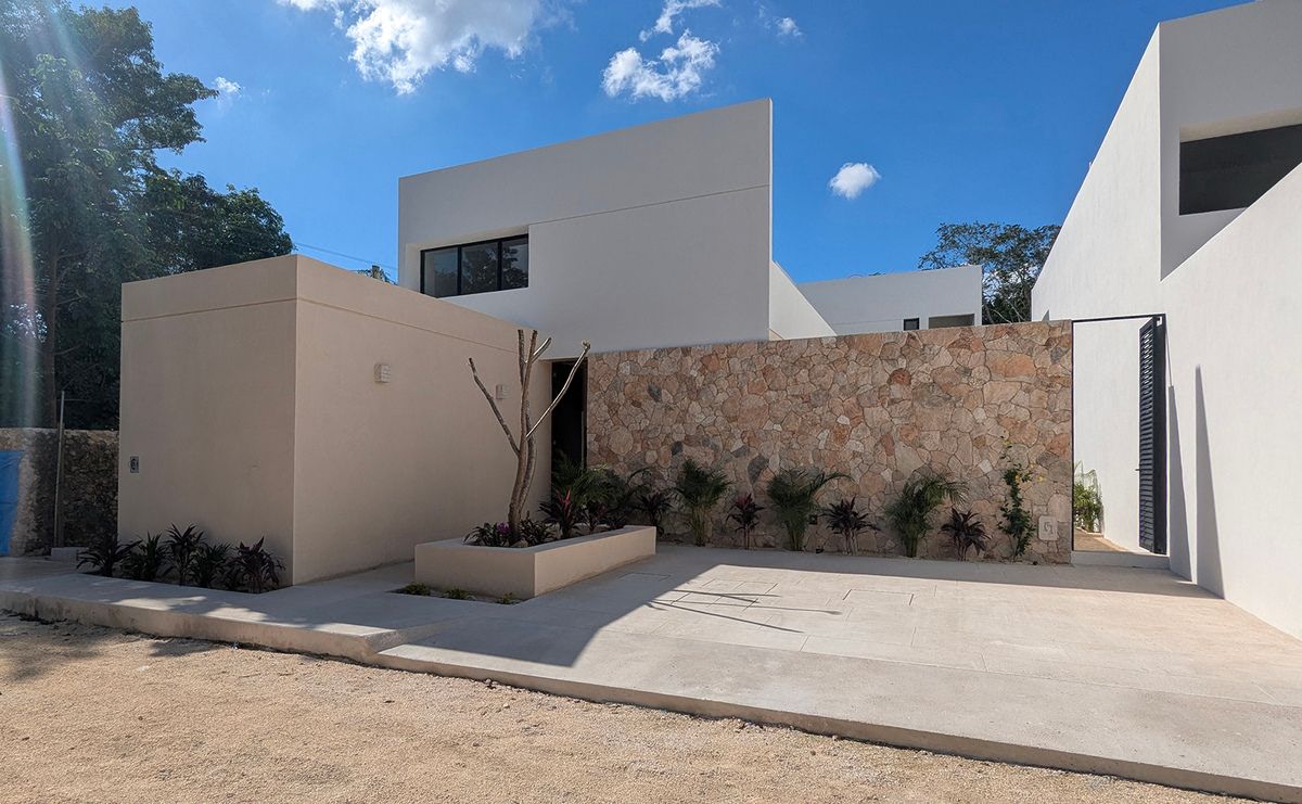 Casa en Venta de 3 Recámaras en Cholul con Terraza