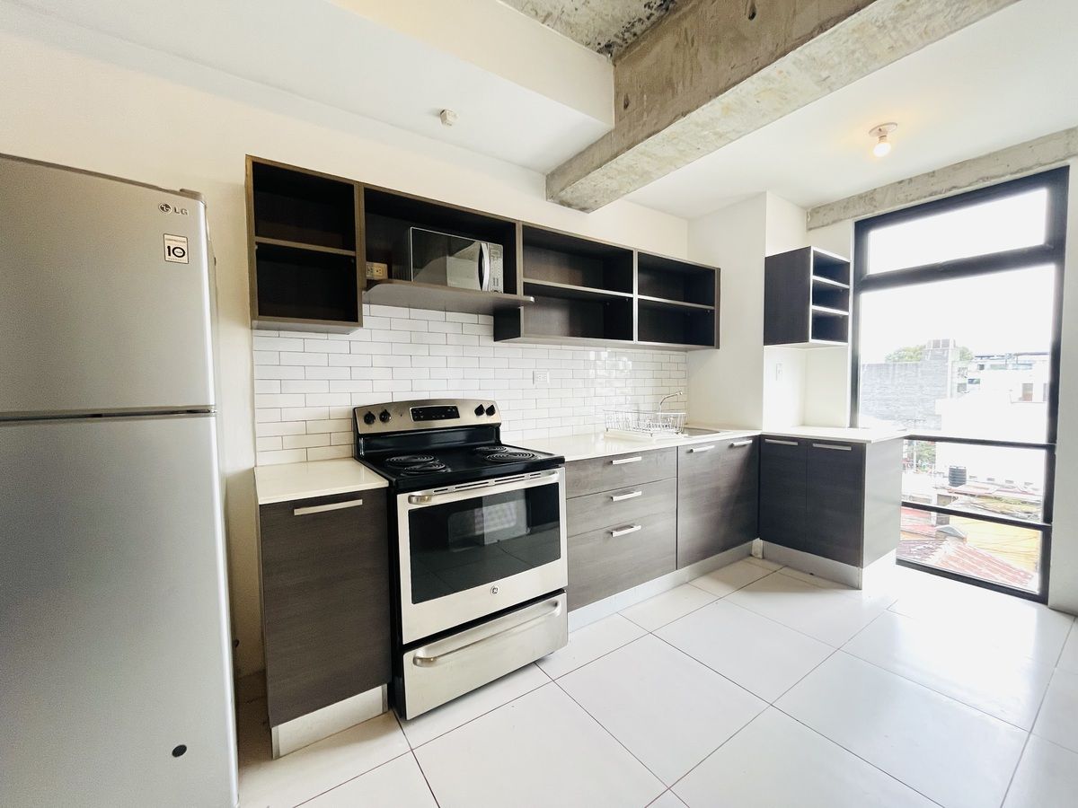 Rento Apartamento Equipado y Semiamueblado en Zona 4 - Miniatura 4
