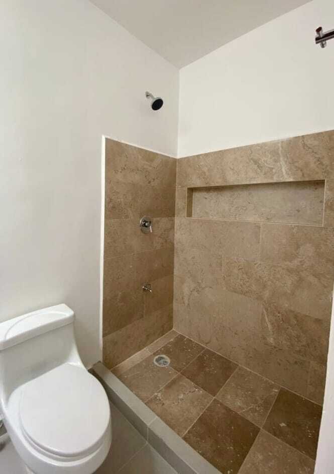 16 de 17: Baño, Segunda Habitación