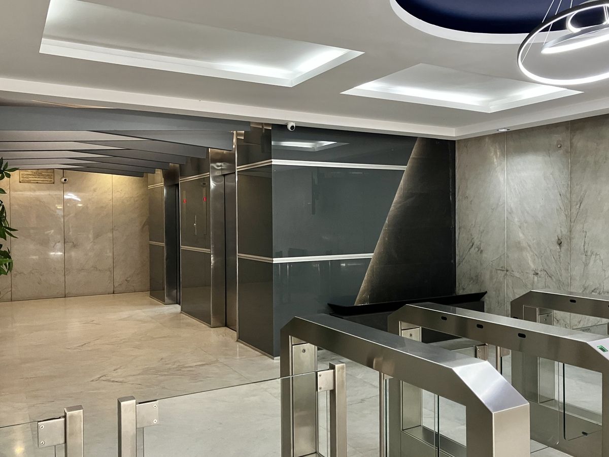 acceso con filtro controlado al edificio